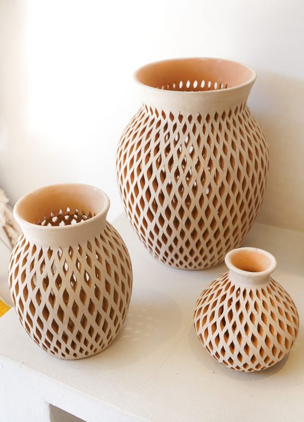 mexican clay potter white vases (6)