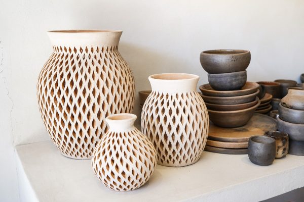 mexican clay potter white vases (8)