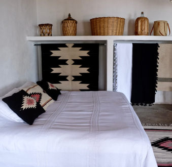 Handwoven Mexican blanket | white