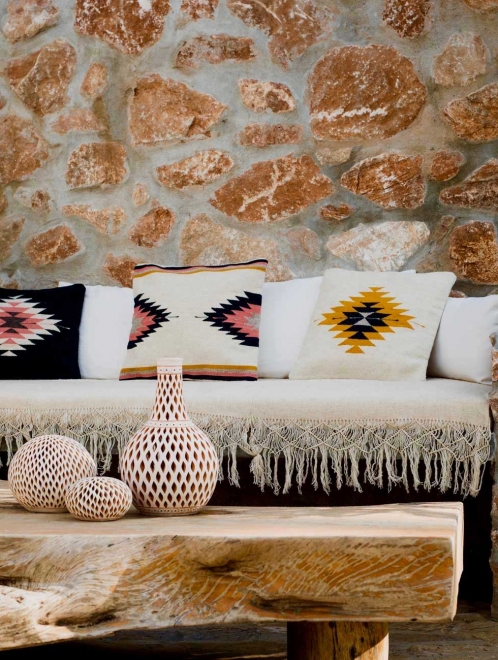 Relampago Handmade cushion | Natural + Desert Rose
