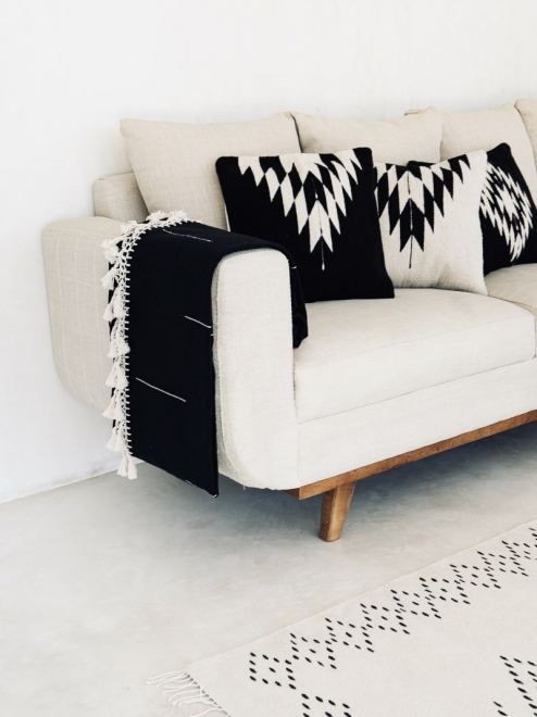 Relampago Handmade Decorative Cushion | Noir