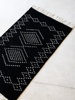 Lluvia Handwoven Mexican rug | Noir + Natural